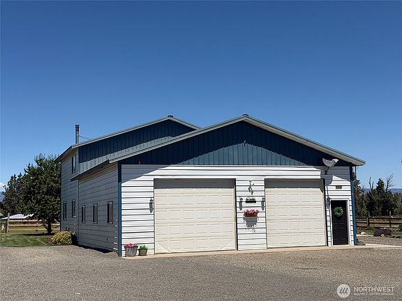 2nd image of 2310 Umptanum Road