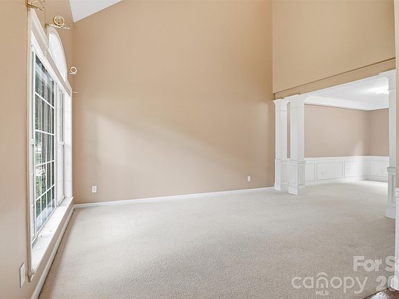 4th image of 7533 Lady Bank Dr