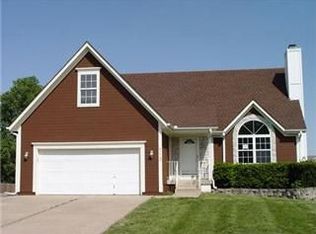 713 S Park Dr, Raymore, MO 64083