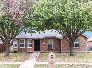 213 Garden Valley Ln, Red Oak, TX 75154