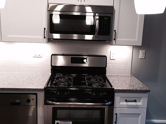 4th image of 215 Washington Dr