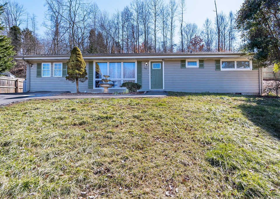 1st image of 4601 Woodcliff Dr