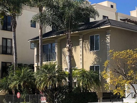 2nd image of 11837 Darlington Ave APT 8