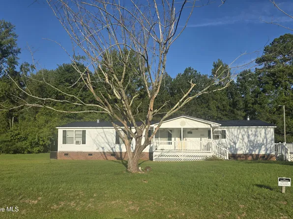 416 Grimes Singletary Road, Tar Heel, NC 28392