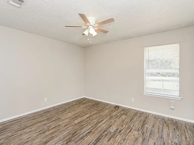 3801-3807 Coates Cir — Photo 9