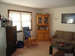 3rd image of 1 Somers Ln
