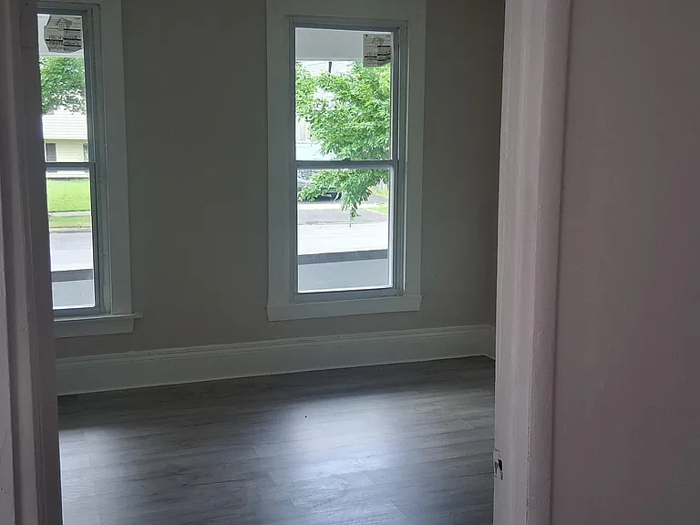 811 Tallman St #811 — Photo 2