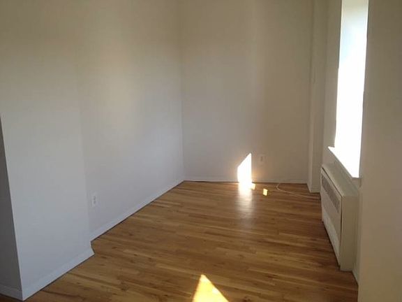 4th image of 277 W 10th St APT 6e