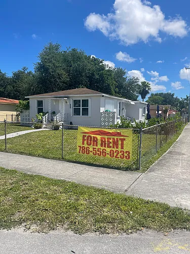 2398 NW 66th St Photo 1