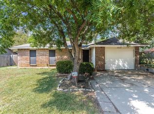 3510 Green Hill Dr, Arlington, TX 76014