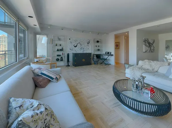 303 East 57th Street image 4 of 12