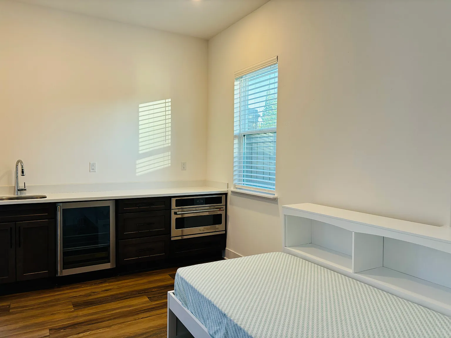 1 bed, 250 sqft, $1,000 — Photo 4