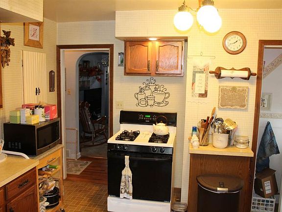 5th image of 2134 Parkview Pl