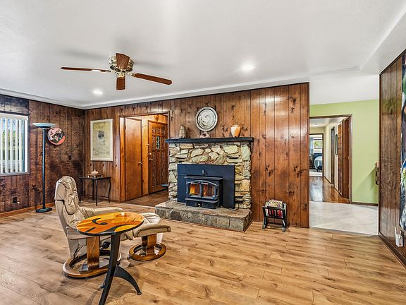 4th image of 1294 Corona Ave