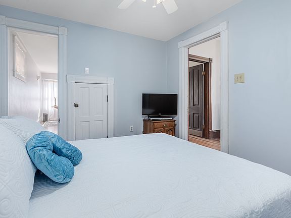 3rd image of 52 S Main St #1