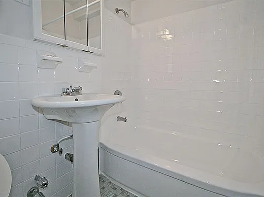 Rented by SW Queens Mezzanine | media 17