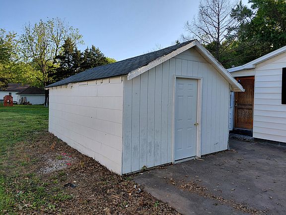 2nd image of 329 E Thurman Avenue