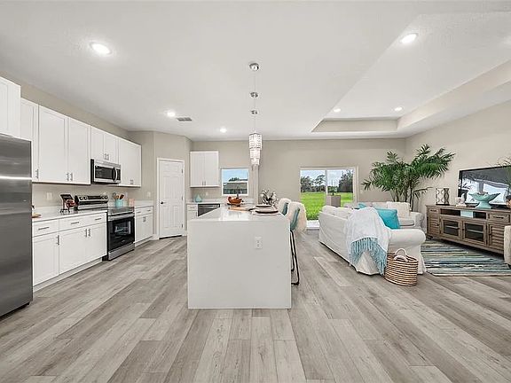 3rd image of 8732 Hampshire Dr