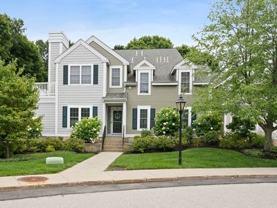1 Village Dr, Quincy, MA, 02169
