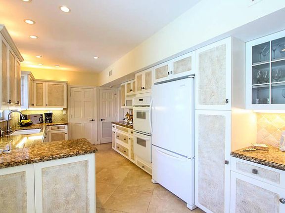 3rd image of 518 N Andrews Avenue