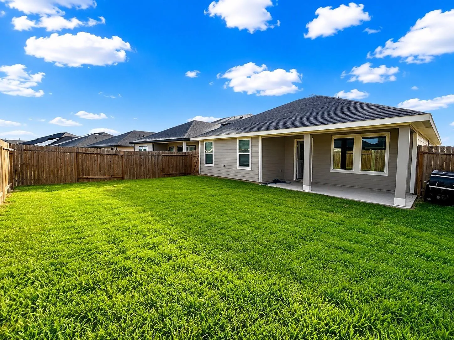 4 bed, 2.0 bath, 1809 sqft, $2,300 — Photo 4
