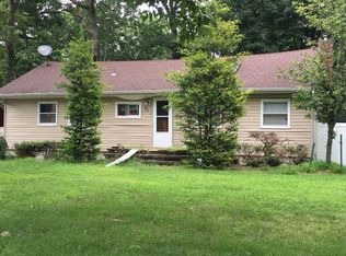 37 Maxim Dr, Hopatcong, NJ 07843