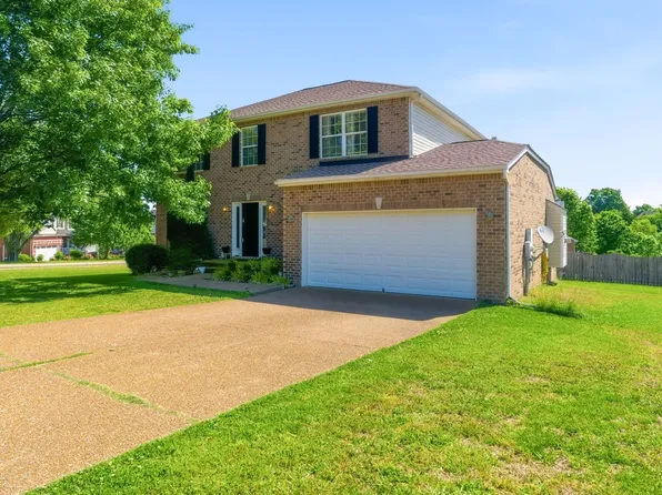 8008 Streamside Dr, Mount Juliet, TN 37122