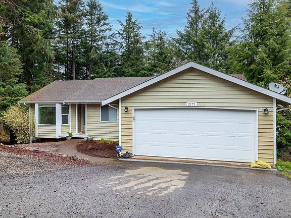 3rd image of 2171 SE 15th St