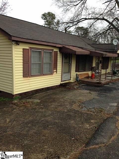 2nd image of 201 Hillcrest Dr