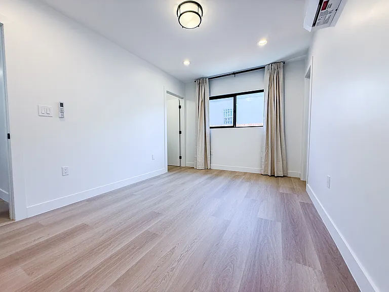 5379 Somerset St — Photo 14