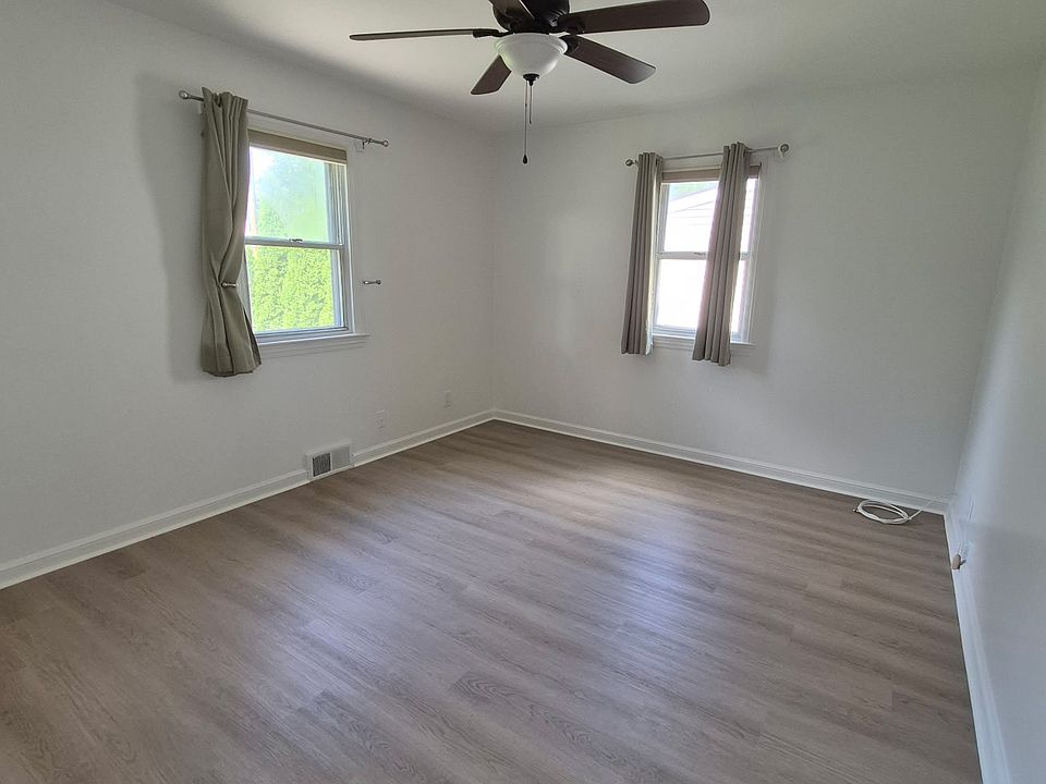 2nd image of 127 Newton Rd