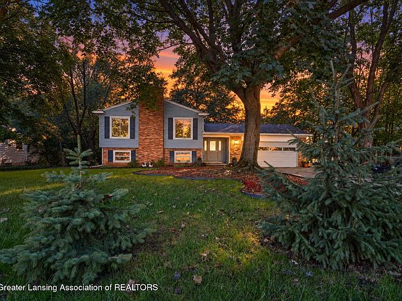 2nd image of 4598 Seneca Dr
