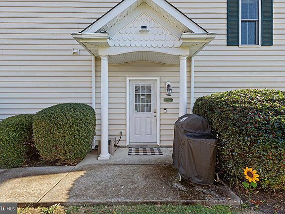 2nd image of 22541 Chickadee Cir #5-4