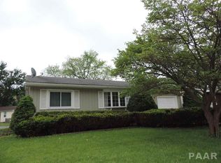 2010 State St, Pekin, IL 61554