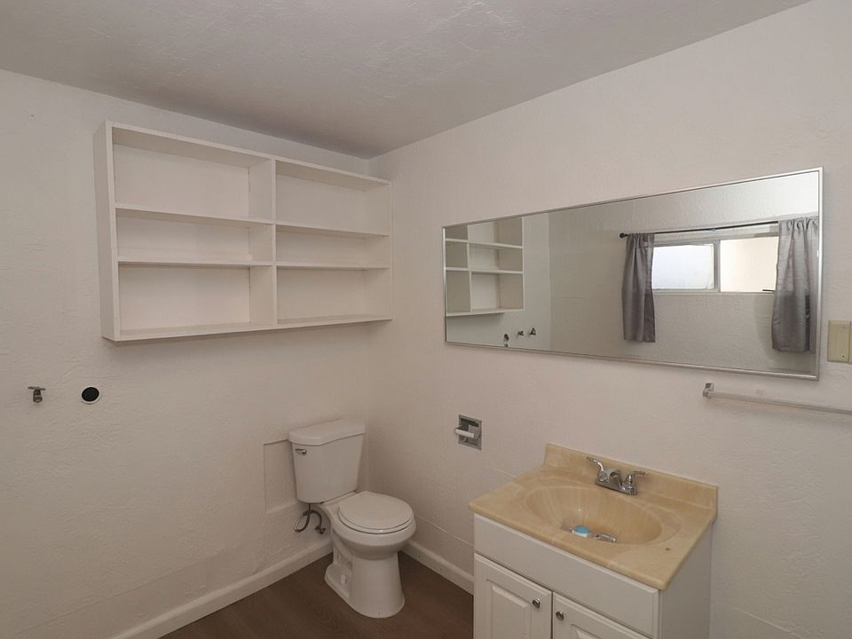 2nd image of 102 N Ramona St #A