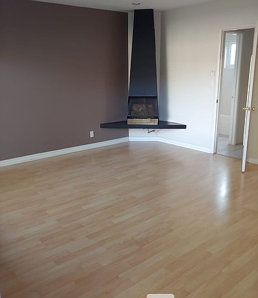 4th image of 1520 W Carson St Studio 230