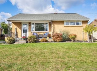 262 N Willowlawn Pkwy, Cheektowaga, NY 14206