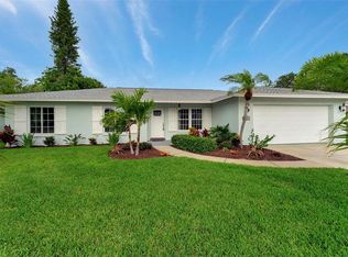 913 64th St W, Bradenton, FL 34209