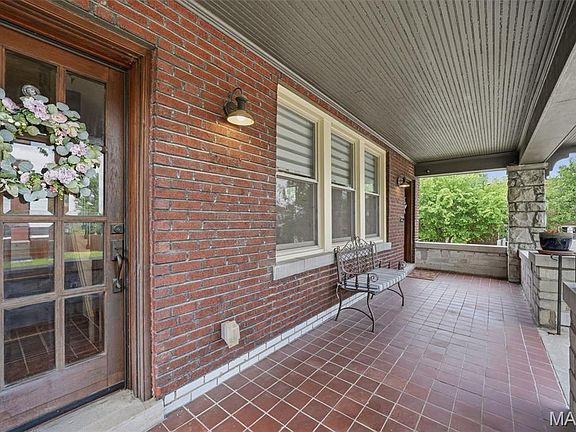3rd image of 3890 McDonald Ave
