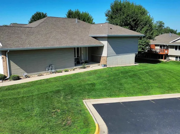 1447 Asbury Ln, Waterloo, IA 50701