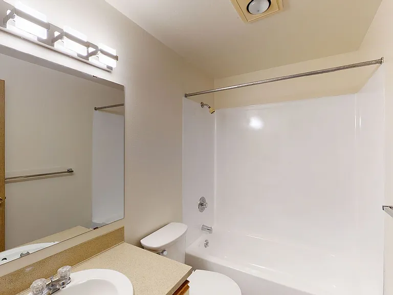 Shannon 2 Apartments — Photo 24