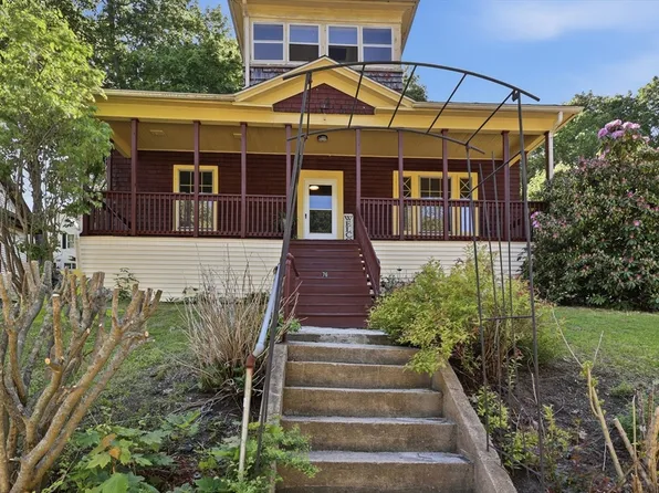 76 Grant St, Gardner, MA 01440