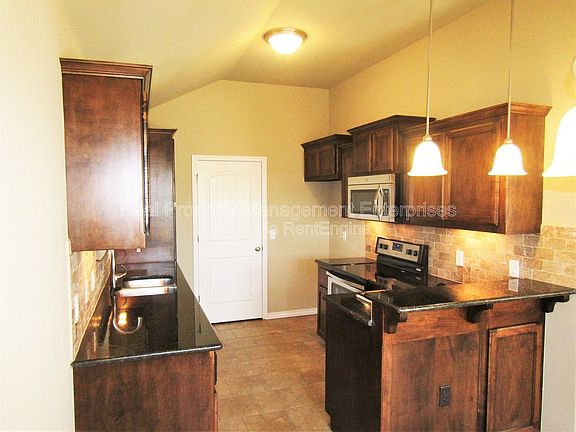 5th image of 2924 NW 181st St