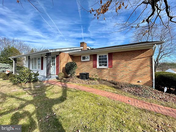 5th image of 106 Donna Cir