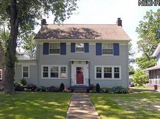 2992 Chadbourne Rd, Shaker Heights, OH 44120