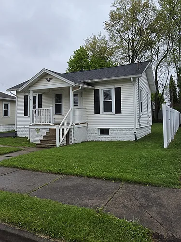 632 Elm St Photo 1