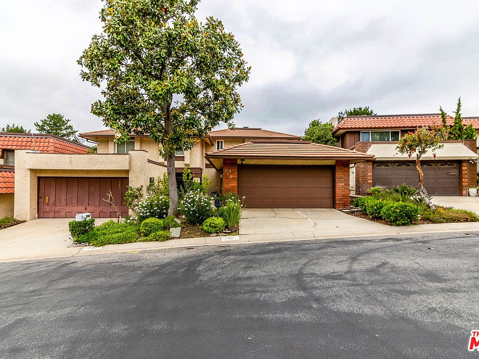1st image of 745 Starlight Heights Dr