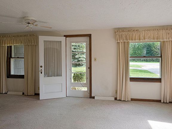 4th image of 1016 Butternut Dr