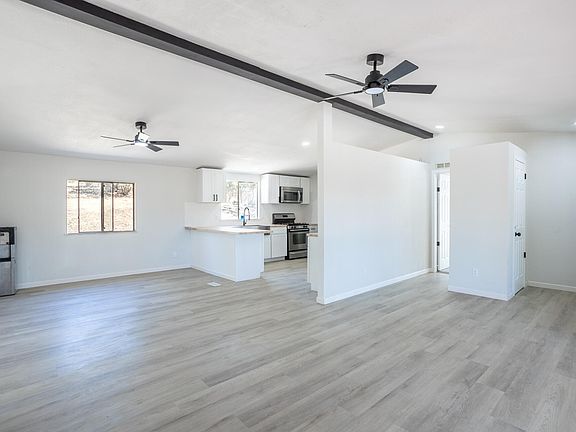 4th image of 14361 Holiday Way