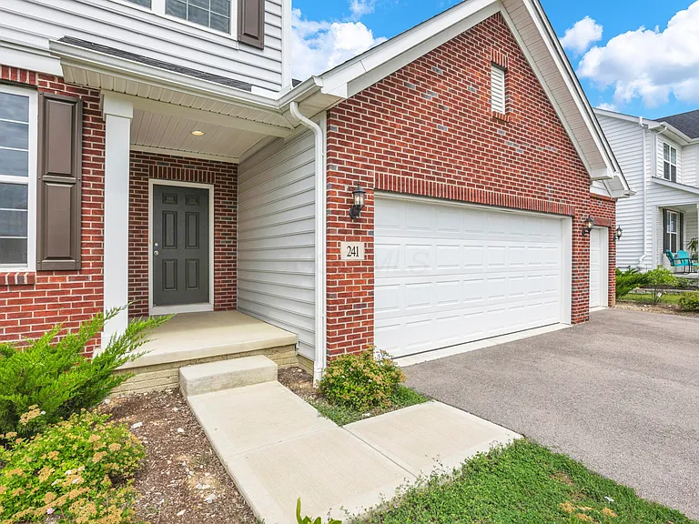 241 Sunstone Ln — Photo 4